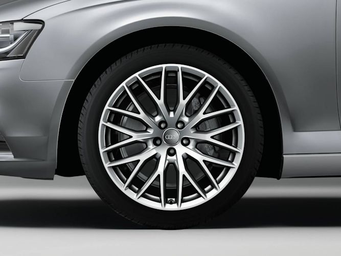 10-eget Y-design (8J x 18"), Audi Sport